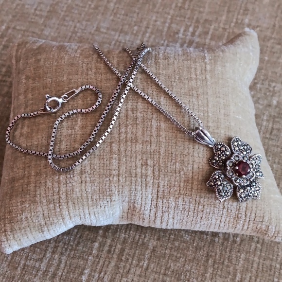 Marcasite Garnet Center Flower Pendant 925 Italy Silver Box Chain Necklace - Picture 12 of 14